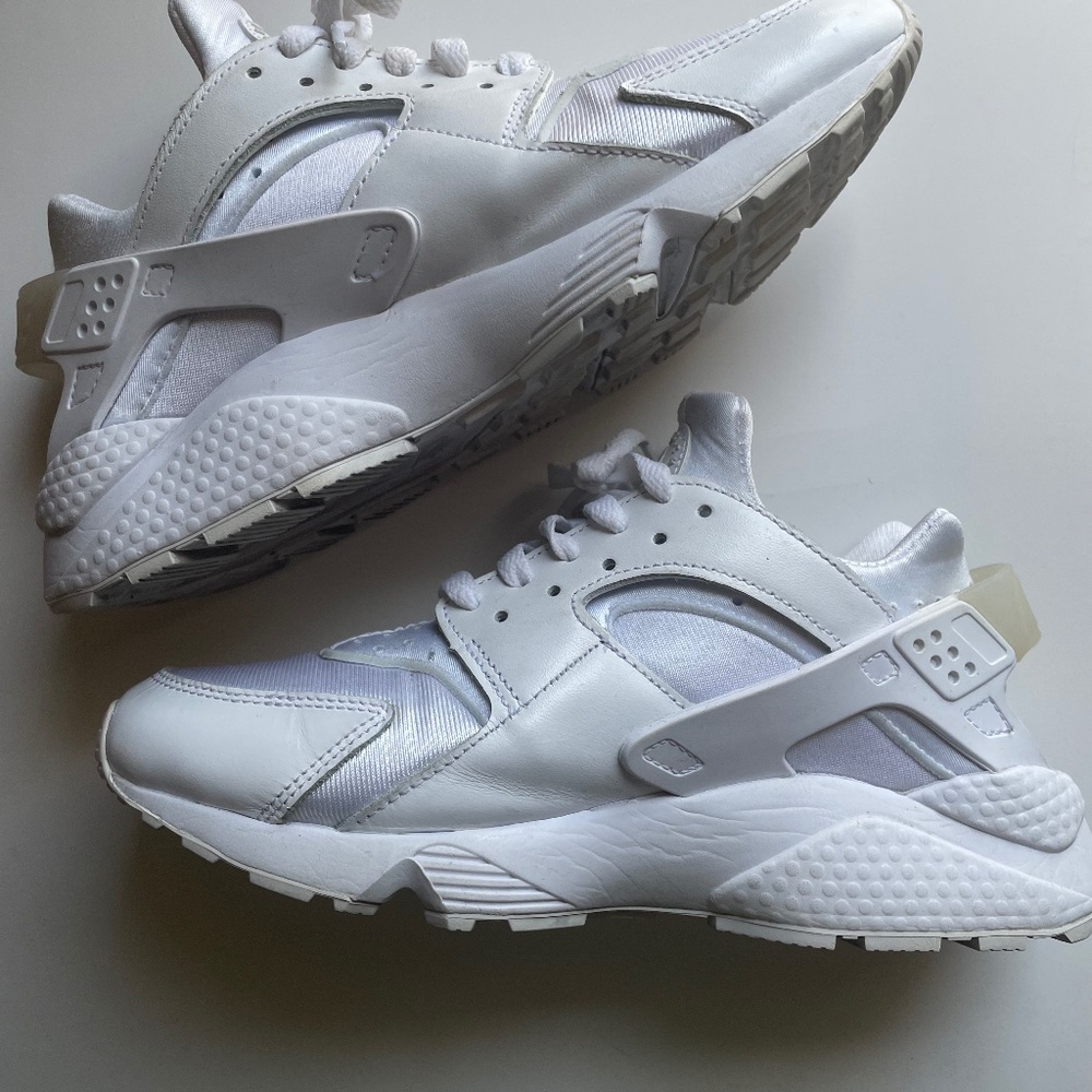 Nike Air Huarache Women’s 9